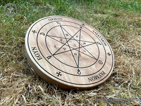 THE FOUR KINGS PLANETARY TALISMAN - Unique Altar Tool. Carved in walnut. Hand-painted.