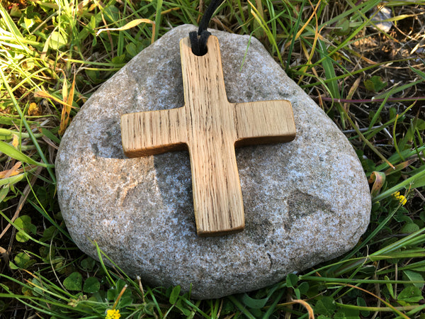 OAK CROSS PENDANT