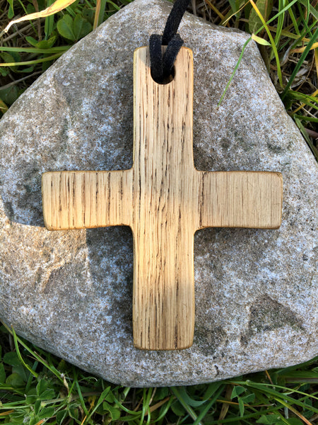 OAK CROSS PENDANT