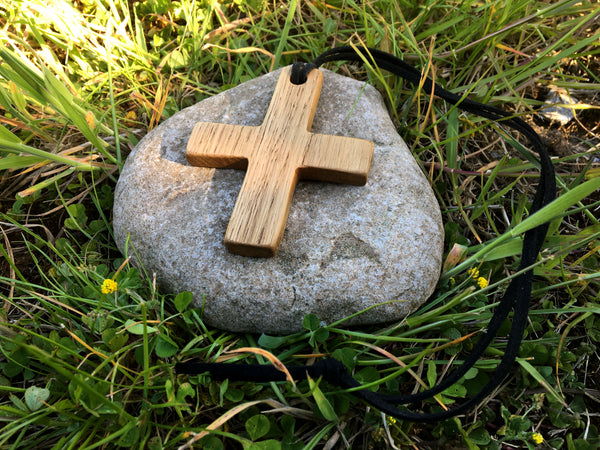 OAK CROSS PENDANT